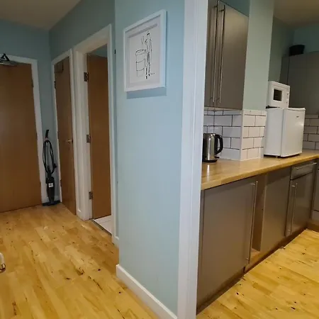 Impressive At Centre לידס