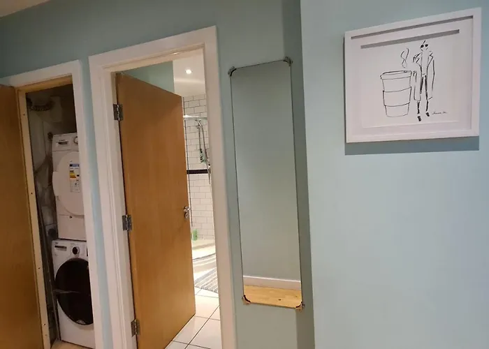 Апартаменти Impressive At Centre